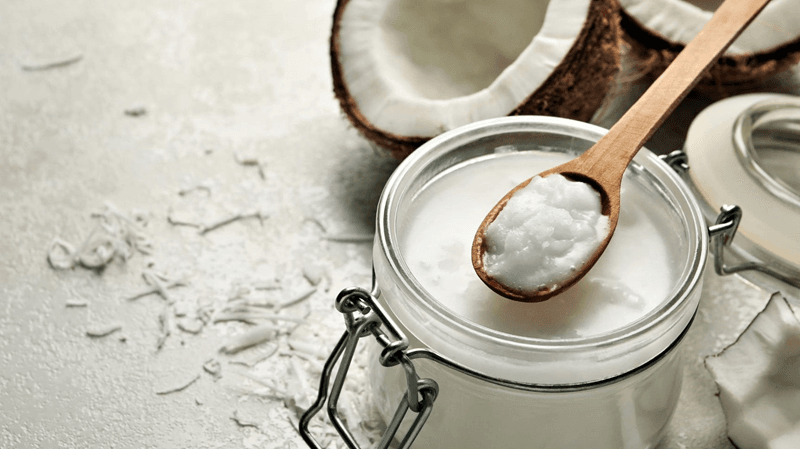 dầu dừa chứa các chất kháng nấm và kháng khuẩn mạnh mẽ