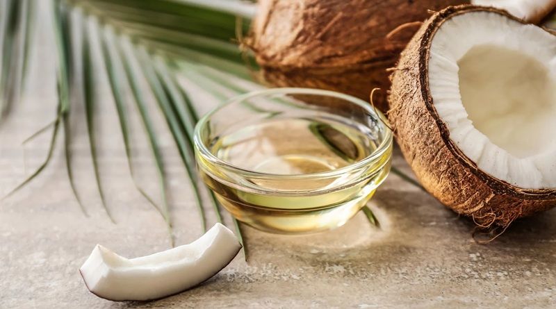 Dầu dừa có thể hỗ trợ cải thiện tình trạng rạn da sau sinh