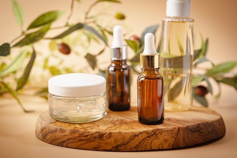 Dầu khoáng làm khô da?