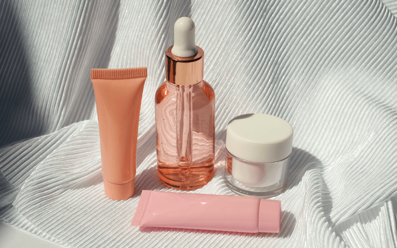 Serum là bước dưỡng quan trọng giúp cải thiện trực tiếp các vấn đề mà làn da đang gặp phải.