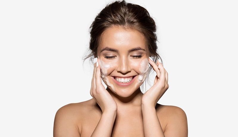 Làm sạch da là bước không thể thiếu trong chu trình chăm sóc da
