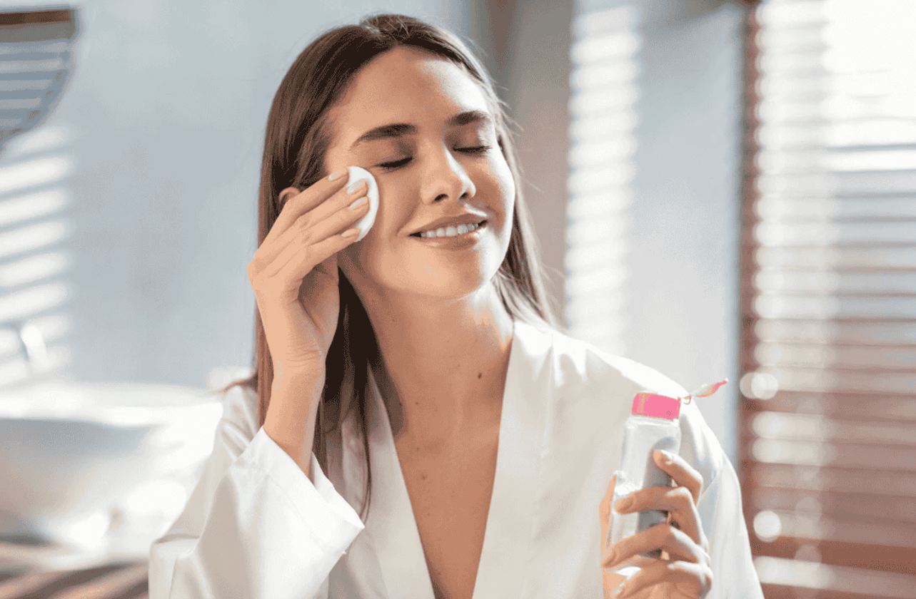 dùng nước tẩy trang bị lên mụn hình 3.png