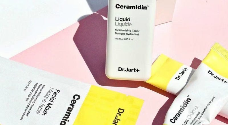Dr. Jart+ là thương hiệu dược mỹ phẩm Hàn Quốc tiên phong trong việc kết hợp giữa khoa học da liễu và nghệ thuật thiết kế hiện đại