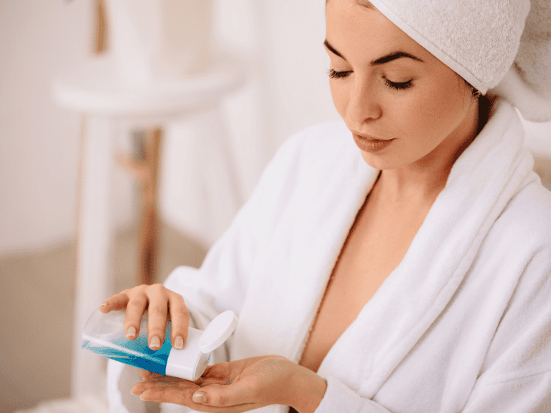 Việc lựa chọn đúng thời điểm để dùng nước hoa hồng không chỉ mang lại cảm giác tươi mát tức thì, mà còn giúp tối ưu hóa toàn bộ chu trình chăm sóc da