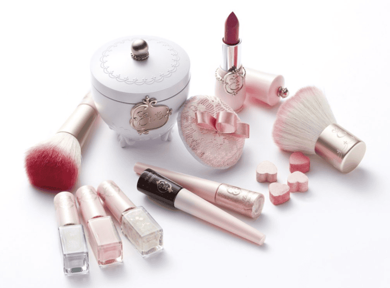 Là một trong những thương hiệu mỹ phẩm Hàn Quốc bình dân luôn biết cách chinh phục trái tim giới trẻ, Etude House mở ra một thế giới cổ tích đầy màu sắc