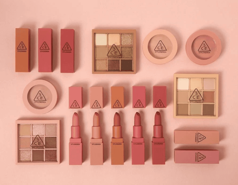 3CE (3 Concept Eyes) là thương hiệu mỹ phẩm trực thuộc Stylenanda, được thành lập năm 2009 và nhanh chóng tạo dấu ấn nhờ phong cách trẻ trung