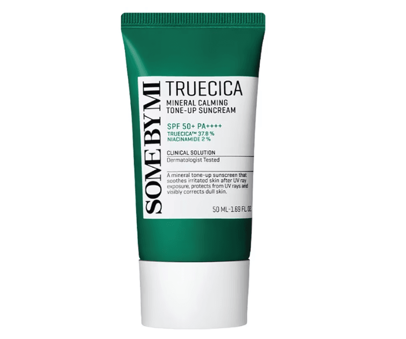 Some By Mi Truecica Mineral Calming Tone-up Suncream SPF50+ PA++++ là dòng kem chống nắng vật lý, tập trung vào nhiệm vụ làm dịu các vấn đề của da mụn và nhạy cảm