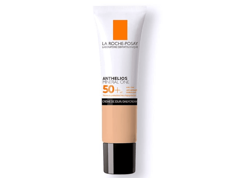 Avene Very High Protection Mineral Fluid SPF50+ là một lựa chọn đáng cân nhắc trong chu trình chăm sóc da sau sinh