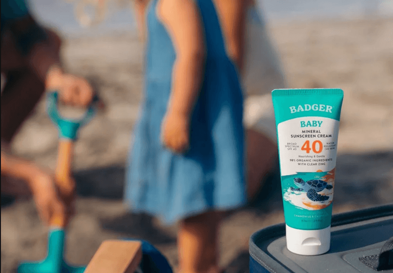 Badger Baby Sunscreen Cream SPF 30 là một đại diện tiêu biểu cho dòng kem chống nắng vật lý an toàn, phù hợp cho cả gia đình