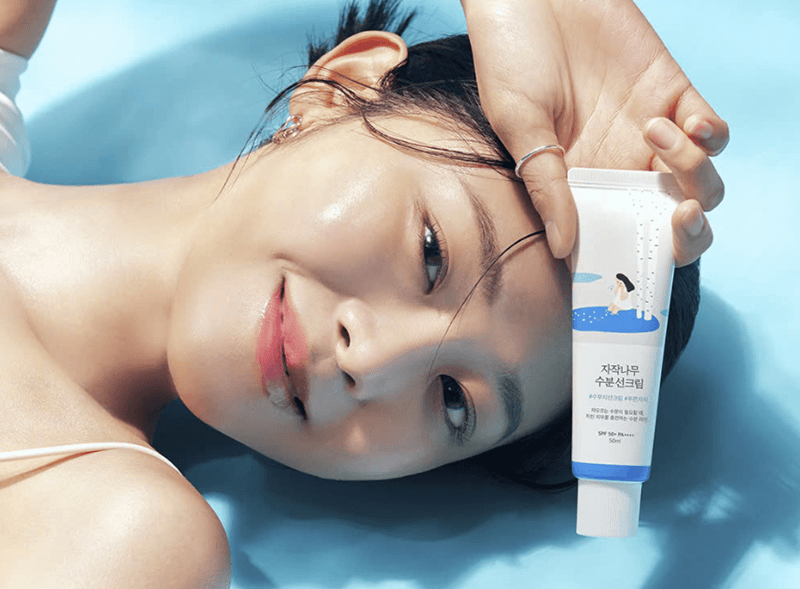 Kết hợp hoàn hảo giữa khả năng dưỡng ẩm sâu và chống nắng quang phổ rộng, Round Lab Birch Juice là giải pháp lý tưởng cho những làn da khô