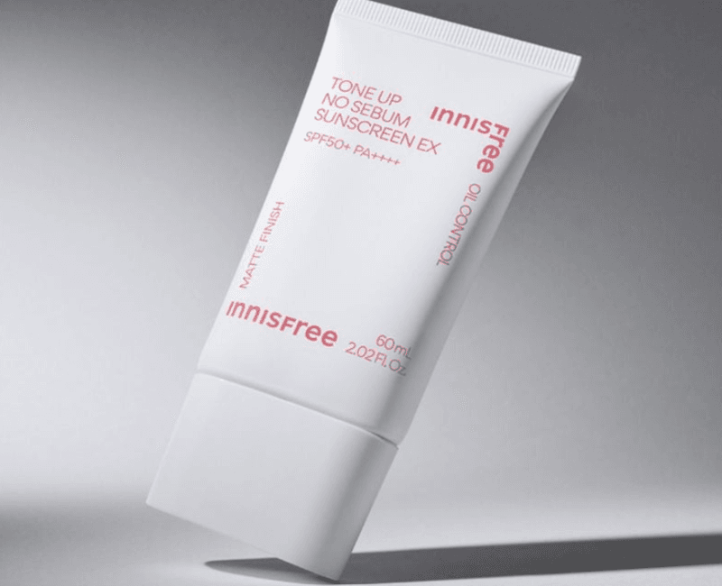 Innisfree Tone Up No Sebum là một sản phẩm rất quen thuộc, đặc biệt với giới học sinh, sinh viên