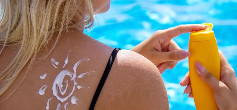 Kem chống nắng phổ rộng giúp ngăn ngừa lão hóa sớm