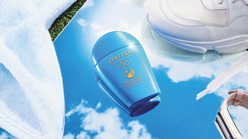 Là một sản phẩm cao cấp đến từ thương hiệu Shiseido, The Perfect Protector được tăng cường thêm các phức hợp dưỡng da chuyên sâu