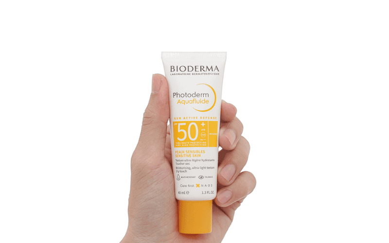 Kem chống nắng Bioderma Photoderm Aquafluide SPF50+ tốt nhất hiện nay dành cho mọi loại da