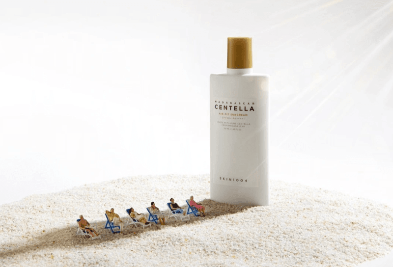 Madagascar Centella Air-fit Suncream Plus SPF50+ PA++++ mang lại khả năng chống nắng an toàn mà vẫn duy trì cảm giác thoáng nhẹ