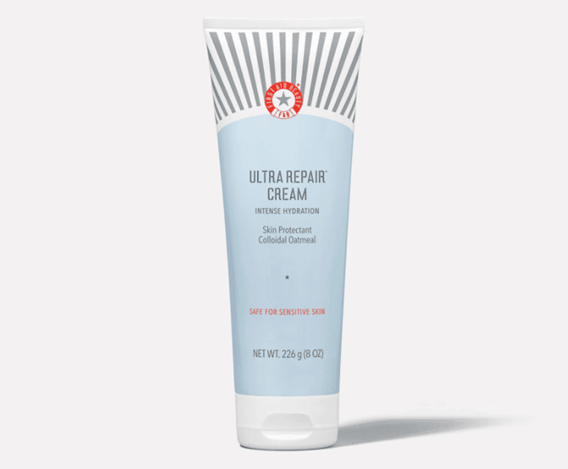 First Aid Beauty Ultra Repair Cream được thiết kế để khôi phục làn da mất nước, giảm cảm giác căng rát trong thời tiết lạnh