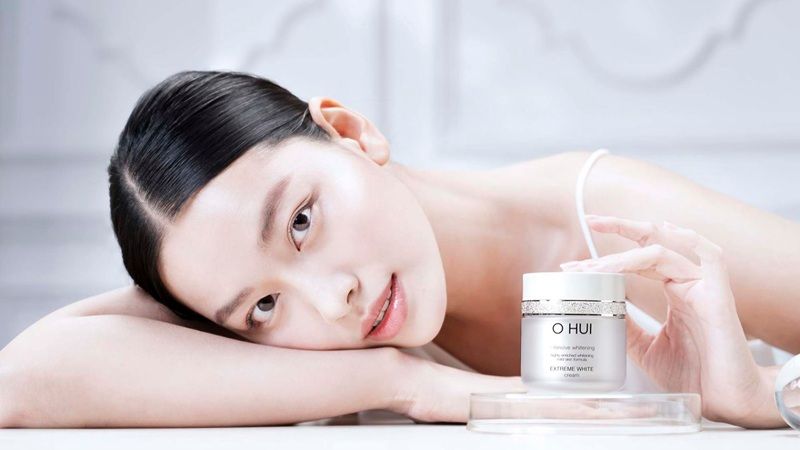 Ohui Extreme White Cream được phát triển để đáp ứng nhu cầu dưỡng trắng kết hợp cấp ẩm sâu, hướng đến phụ nữ trưởng thành và cả mẹ sau sinh có làn da khô xỉn màu