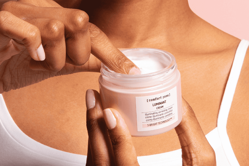 Comfort Zone Luminant Cream đến từ Ý được nhiều người dùng và các chuyên gia đánh giá cao bởi cách tiếp cận cân bằng giữa dưỡng ẩm và làm sáng