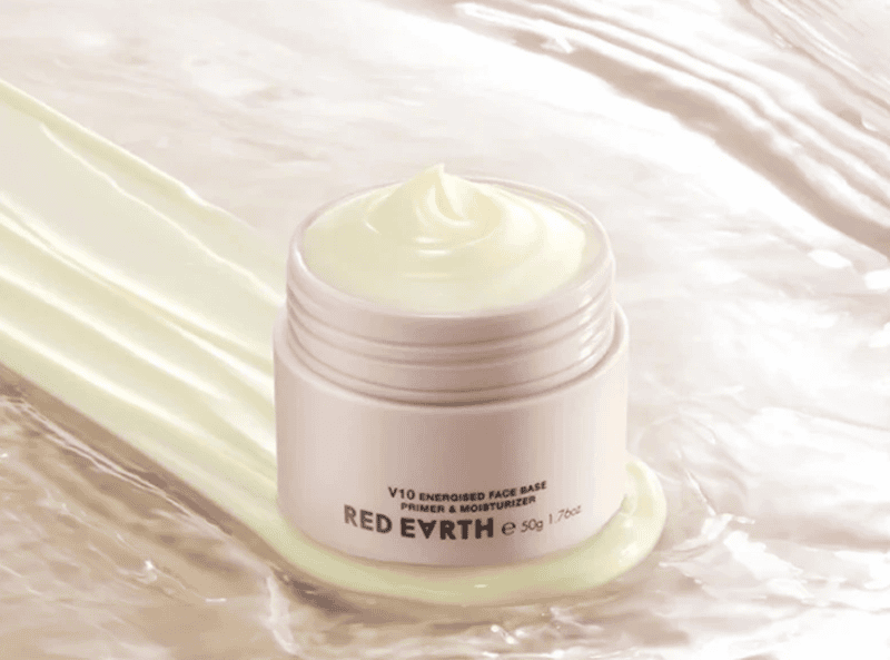 Red Earth V10 Energised Face Base Primer and Moisturizer chứa tinh chất V10 (Vitamin C & E) giúp cân bằng độ ẩm