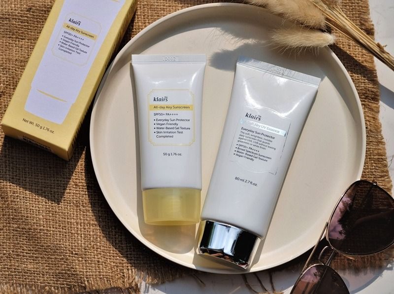 Klairs All-day Airy Sunscreen có khả năng chống nắng cao, không để lại vệt trắng