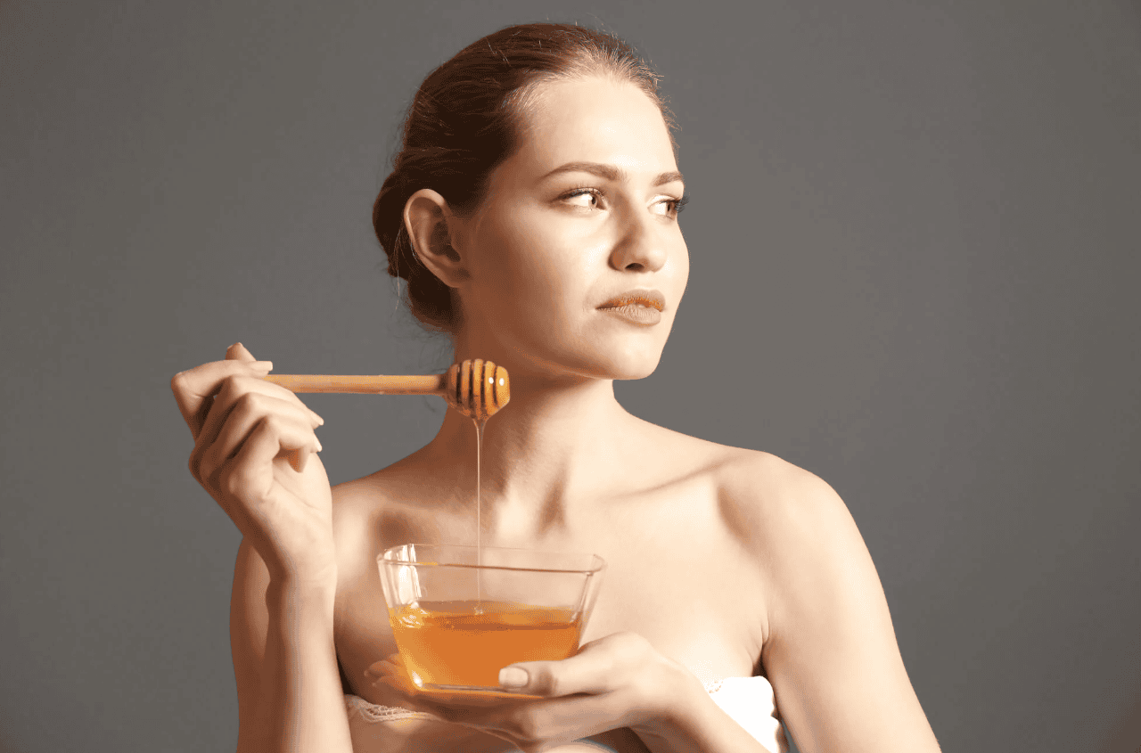 làm sạch da mặt bằng mật ong hình 5.png