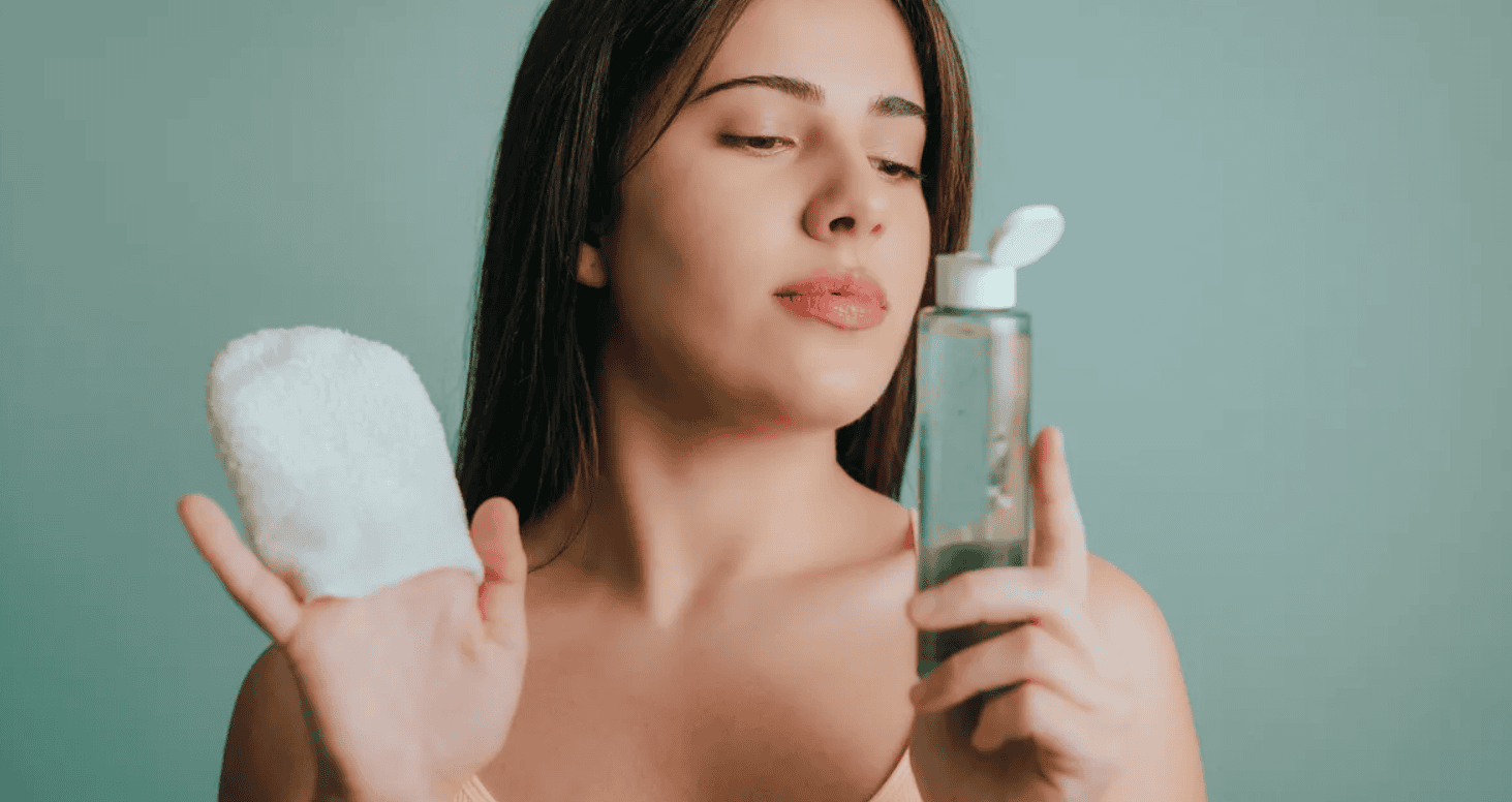 mặt mụn có nên dùng nước tẩy trang hình 6.png