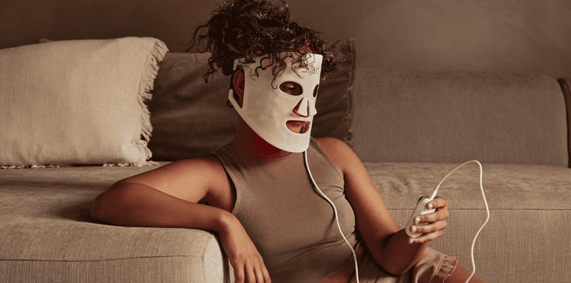 Mặt nạ ánh sáng sinh học tại nhà lại có công suất thấp hơn để đảm bảo an toàn cho người sử dụng