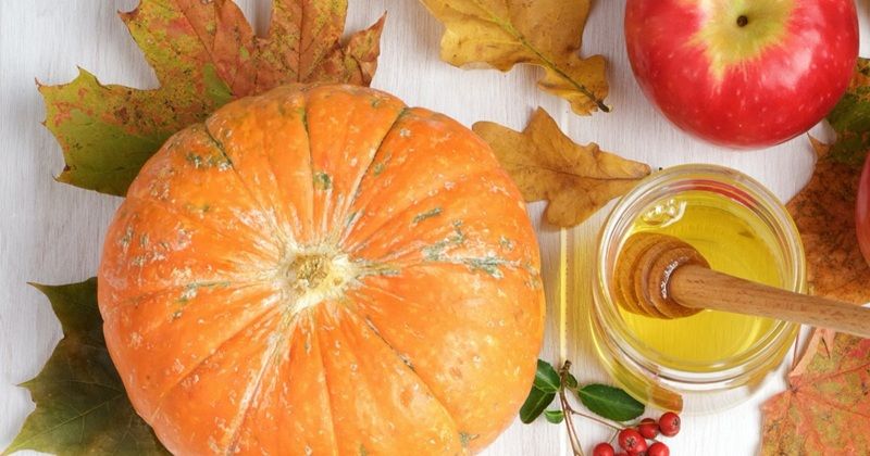 Mặt nạ bí đỏ mật ong này phù hợp với hầu hết các loại da, đặc biệt là da khô, da thường và da lão hóa