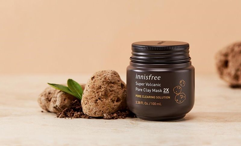 Innisfree Super Volcanic Pore Clay Mask 2X được xem như một bước tiến của dòng mặt nạ đất sét tro núi lửa