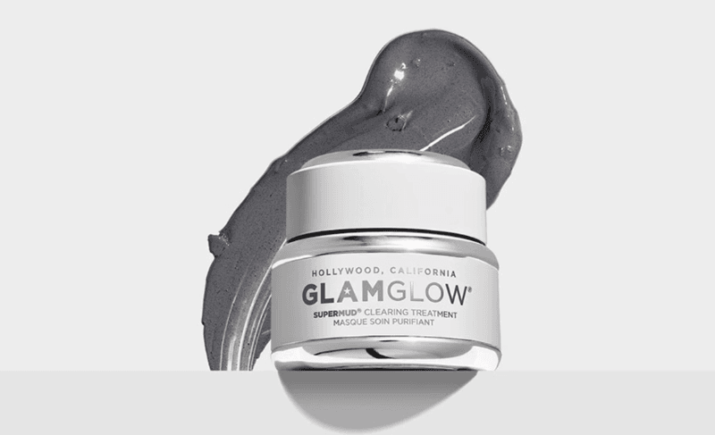 GlamGlow SUPERMUD Clearing Treatment được phát triển với công thức tập trung vào việc loại bỏ dầu thừa, độc tố