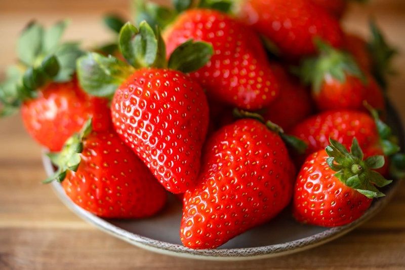 Dâu tây sở hữu khả năng trị mụn tuyệt vời nhờ vào những thành phần tự nhiên có lợi cho da