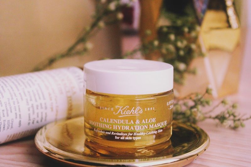 Kiehl's Calendula & Aloe Soothing Hydration Masque được xem là một trong những sản phẩm tiêu biểu khi nhắc đến mặt nạ gel làm dịu và cấp ẩm nhanh