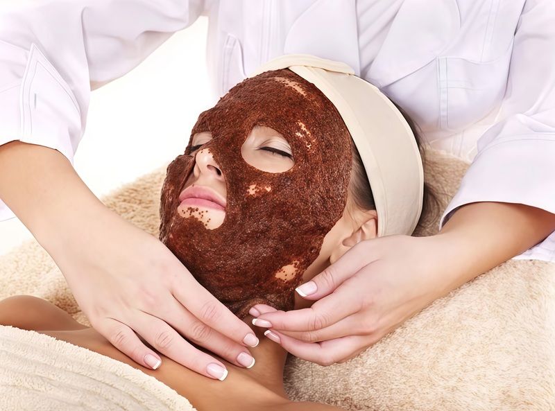 Mặt nạ hạt ngũ hoa là một bước hỗ trợ tuyệt vời, nhưng không thể thay thế hoàn toàn chu trình chăm sóc da hàng ngày