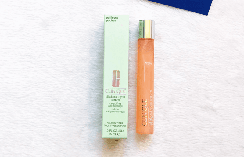 Clinique All About Eyes Serum De-Puffing Eye Massage là một serum dạng lăn sở hữu khả năng làm giảm sưng mắt nhanh chóng