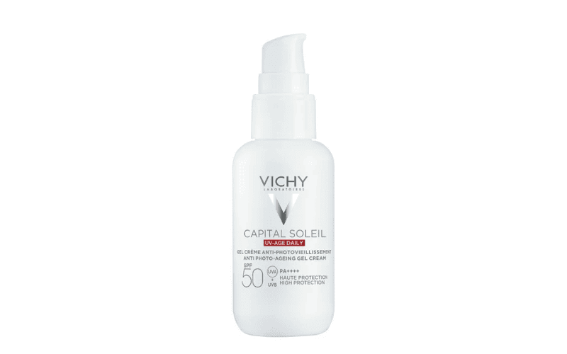 Vichy Capital Soleil UV-Age Daily SPF50+ PA++++ là kem chống nắng đến từ châu Âu, được thiết kế đặc biệt cho da dầu và da mụn