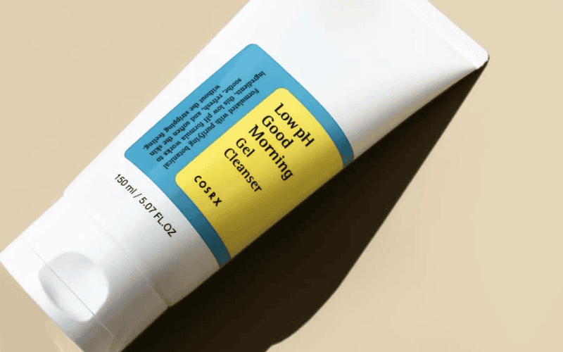 Sữa rửa mặt Cosrx Low pH Good Morning Gel Cleanser dành cho da nhạy cảm vào mùa hè 