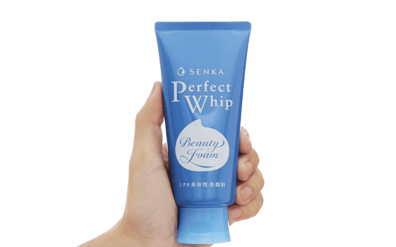 Sữa rửa mặt Senka Perfect Whip giúp làm sạch sâu vào mùa hè