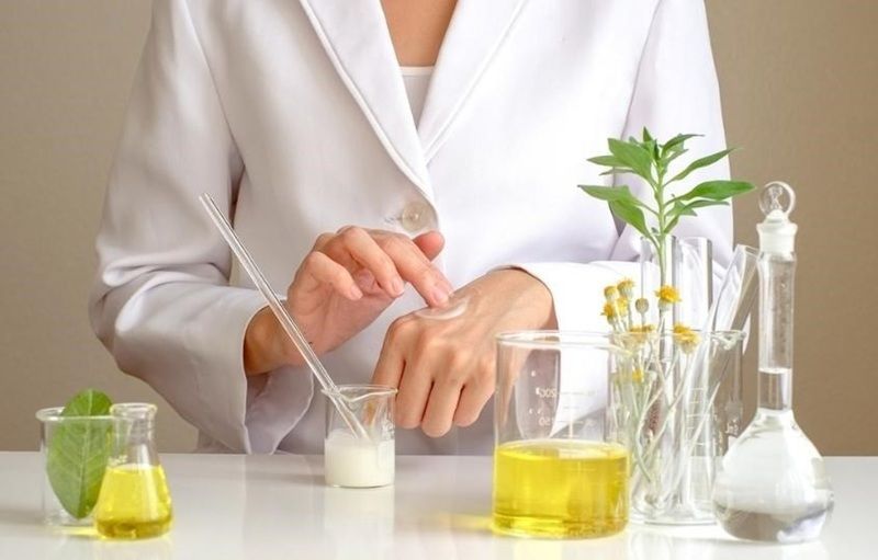 Cồn trong mỹ phẩm? Tốt hay xấu?