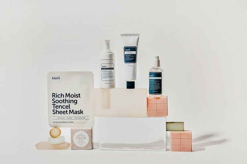 Nếu bạn sở hữu làn da khô, thiếu ẩm hoặc nhạy cảm, dễ kích ứng, dòng Rich Moist chính là cứu tinh.