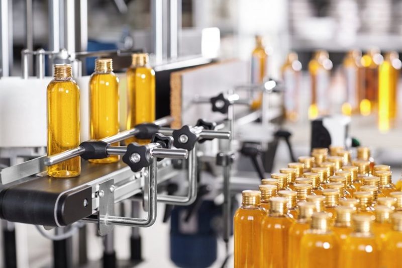 Mỹ phẩm OEM (Original Equipment Manufacturer) là mô hình hợp tác giữa thương hiệu và nhà máy sản xuất