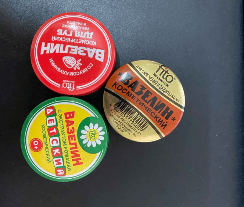 Vào những ngày đông hanh khô ở miền Bắc thời bao cấp, sáp nẻ Liên Xô là một sản phẩm dưỡng da được đánh giá cao và tìm kiếm nhiều