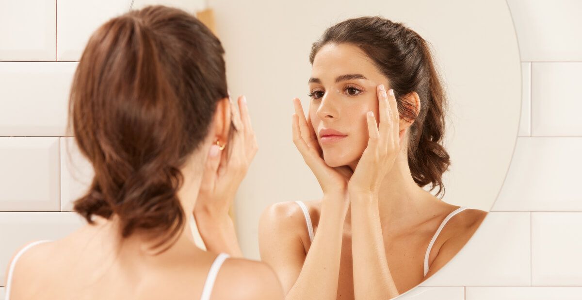 nên dùng dầu tẩy trang hay nước tẩy trang hình 4.jpg