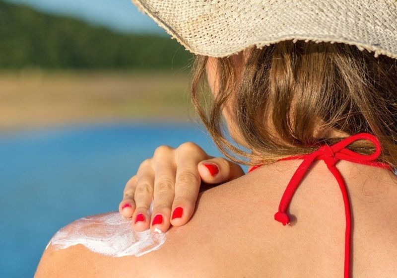 Thoa quá ít kem chống nắng sẽ khiến hiệu quả bảo vệ giảm đi đáng kể, da vẫn có thể bị tổn thương dù bạn đã dùng kem.