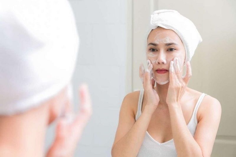 ối với da nhạy cảm, bạn cần chọn sản phẩm và thao tác nhẹ nhàng nhất có thể