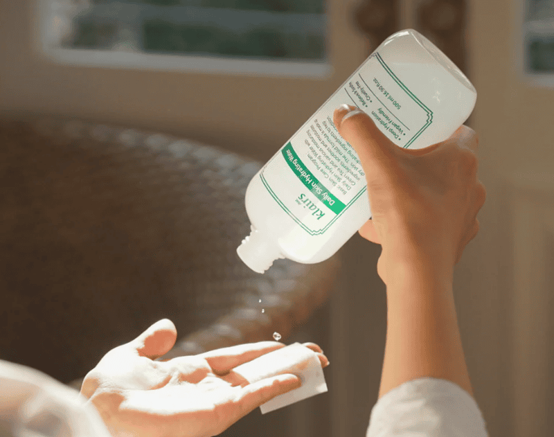 Khác với dòng Supple Preparation vốn tập trung vào khả năng dưỡng ẩm chuyên sâu, Klairs Daily Skin Hydrating Water lại được tạo nên để đáp ứng nhu cầu của những người yêu thích cảm giác nhẹ thoáng