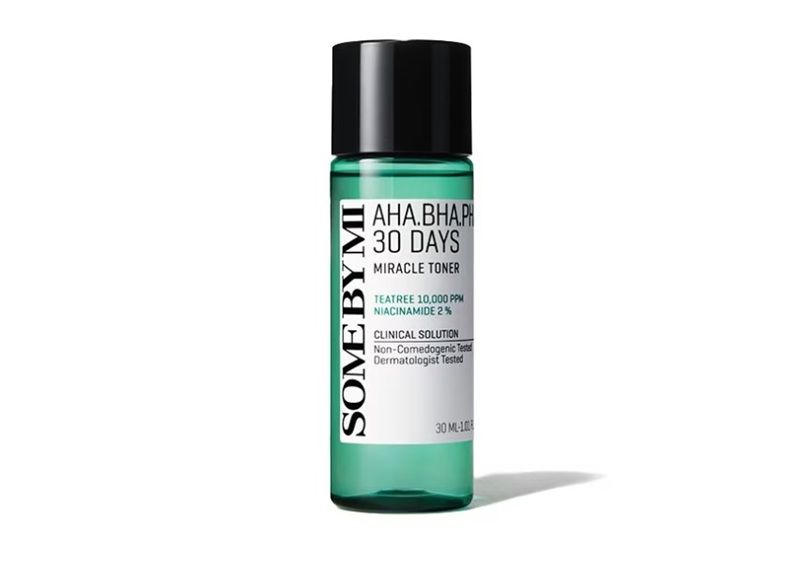Sẽ là một thiếu sót lớn nếu không nhắc đến Some By Mi AHA-BHA-PHA 30 Days Miracle Toner - chai toner "quốc dân"