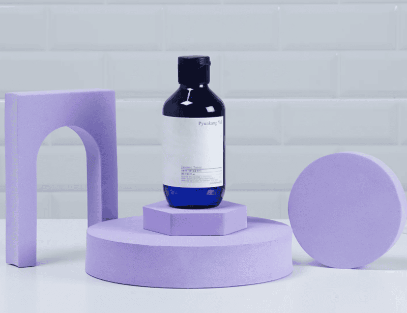 Pyunkang Yul Essence Toner nổi bật với bảng thành phần tối giản nhưng hiệu quả, chỉ bao gồm 7 hoạt chất được lựa chọn kỹ lưỡng