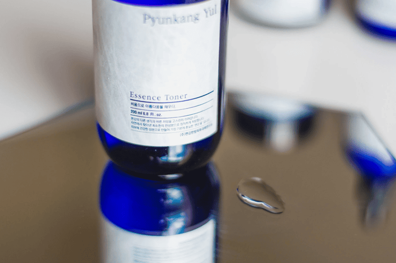 Pyunkang Yul Essence Toner thậm chí có thể thay thế một phần chức năng của kem dưỡng ẩm