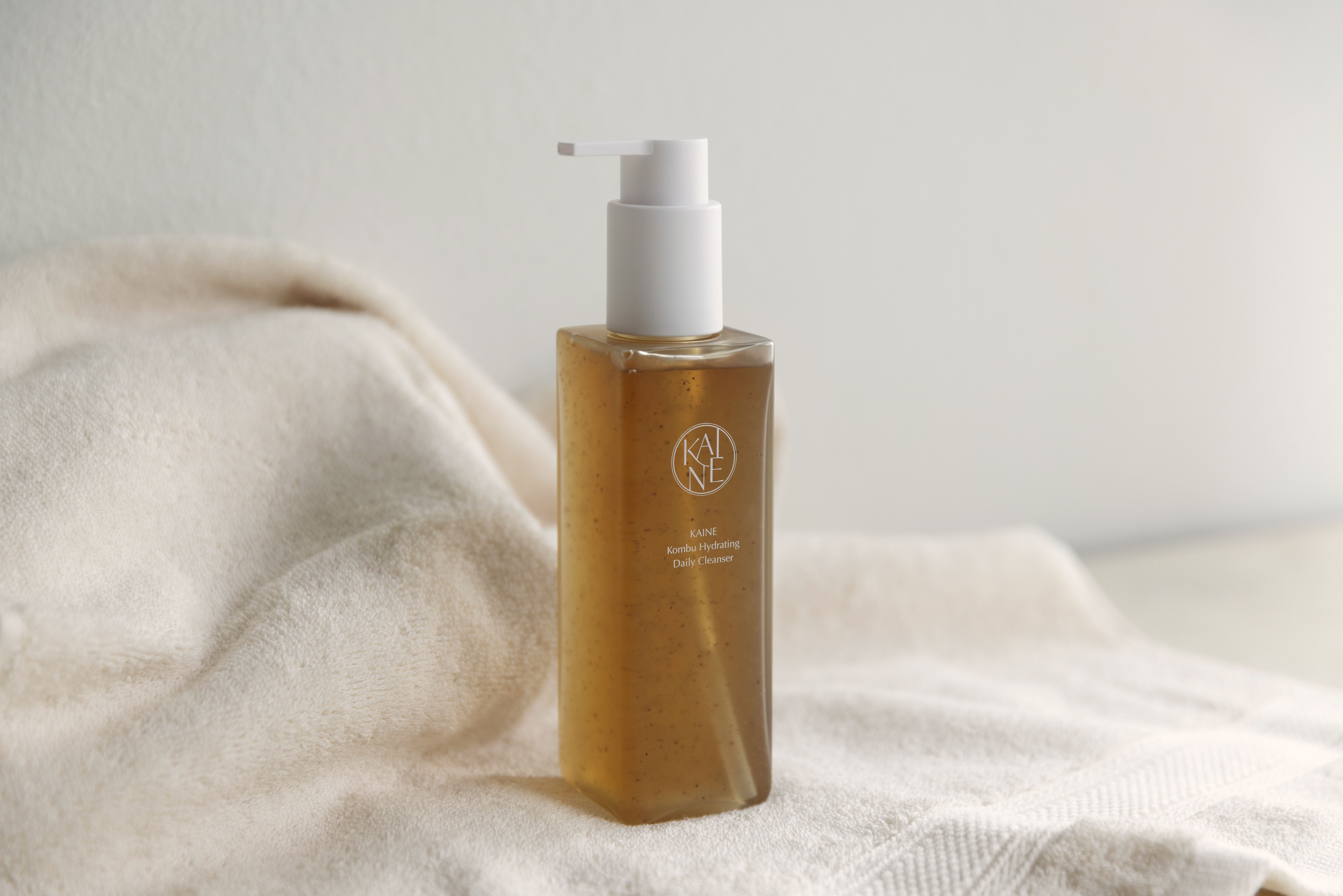 review sữa rửa mặt kaine hình 2.jpg