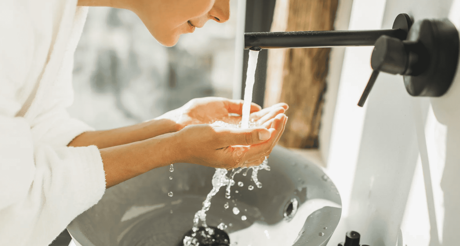 rửa mặt bằng nước ấm hằng ngày có tốt không hình 6.png